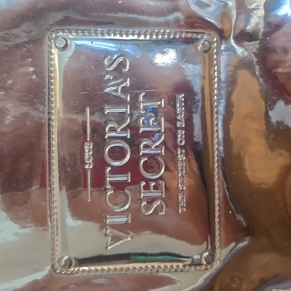 Victoria's Secret Silver Metallic SMALL tote Bag RED satin interior Mod & Sassy! - Picture 2 of 12